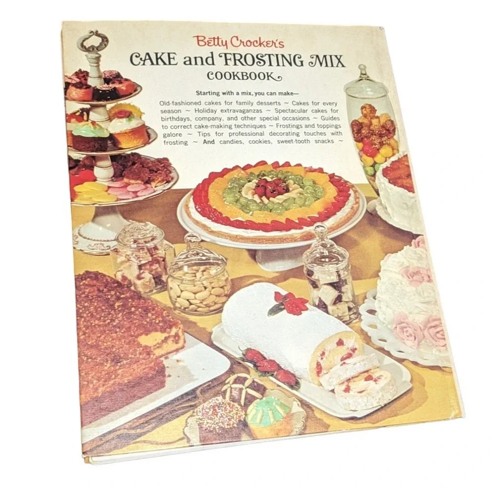Betty Crocker Cake & Frosting Mix Cookbook 1966 1st‎ Edition Vintage Recipes